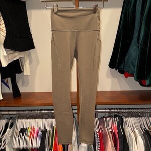 EUC Lululemon Wunder Train High Rise Tights Leggings 25” w pockets Nomad Size 4